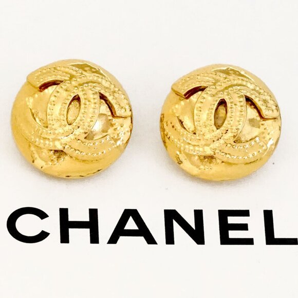 CHANEL CC Logos Quilted Round Clip-On Earrings Gold Tone 94P Auth w/Box h1132 - Picture 1 of 5